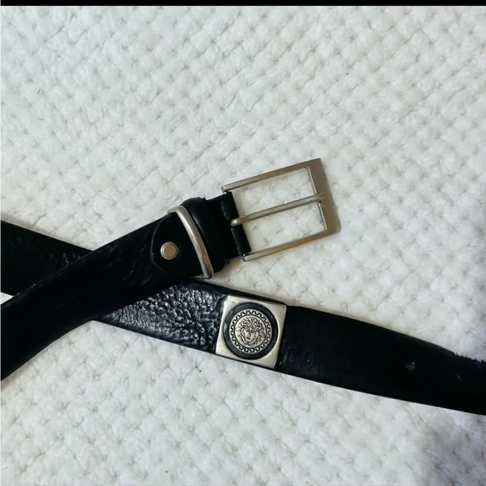 Code Azure Made in Italy Leather Medusa Belt Excellent Condition